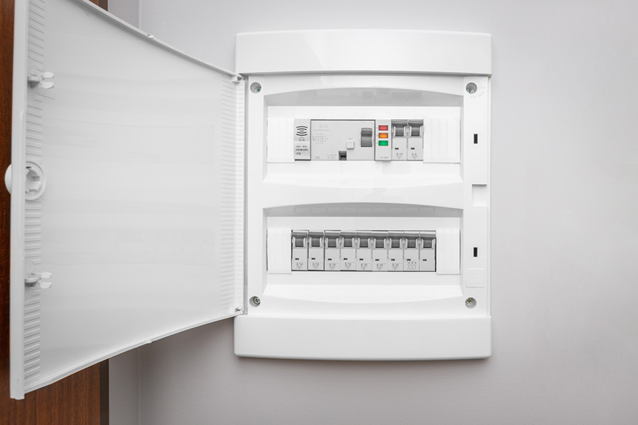 Über­spannungs­schutz bei Elektro Köll GmbH in Hausham