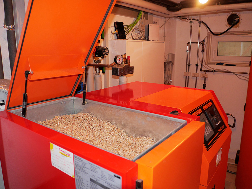 Palletheizung2 bei Elektro Köll GmbH in Hausham